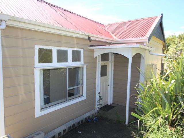 House for rent in Otakou