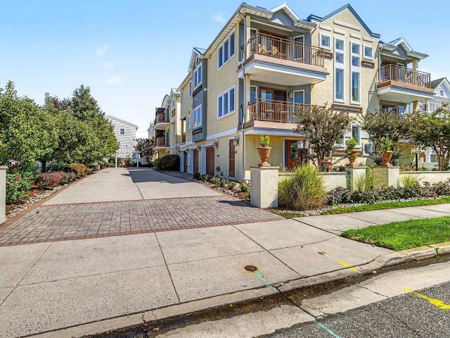 Condo for sale in Margate Gardens, Margate City