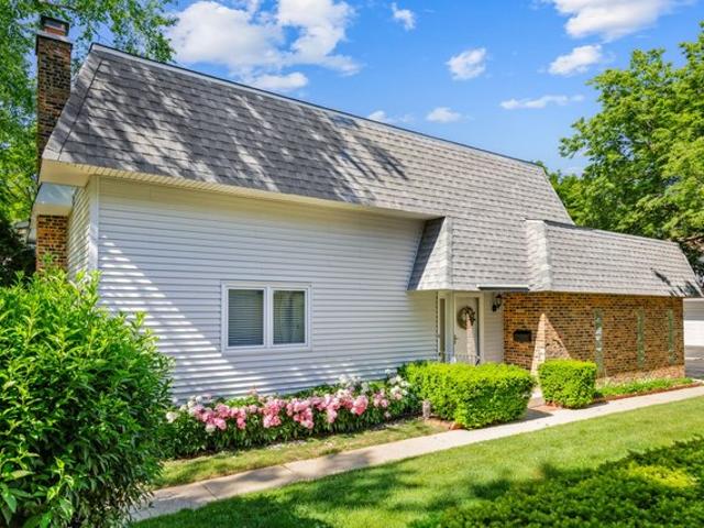 Condo for sale in Wilmette, Illinois