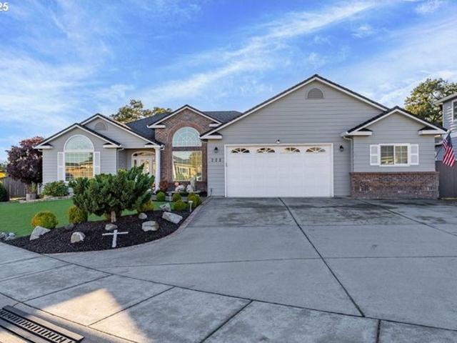 House for sale in Central Point, Oregon