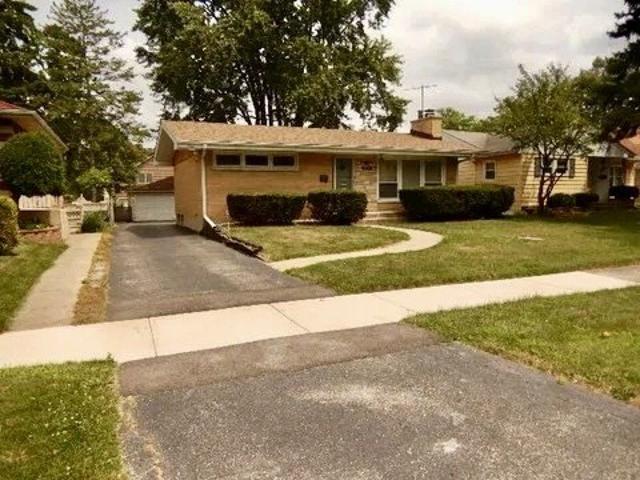 House for sale in Westmont, Illinois