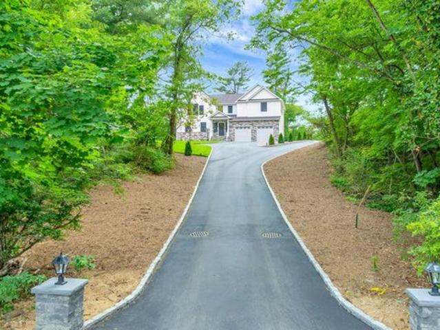 House for sale in Huntington, New York