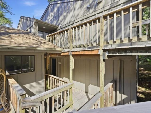Condo for sale in Highlands Condominiums, Eugene