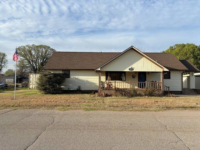 House for sale in Cherokee, Oklahoma