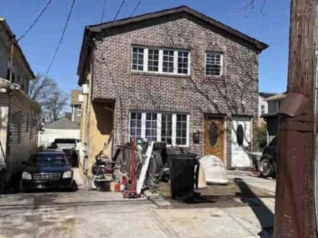 House for sale in Queens, Arverne