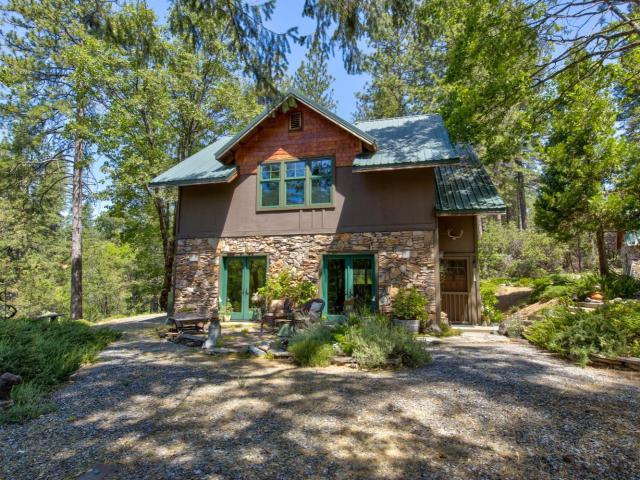 House for sale in Pine Grove, California