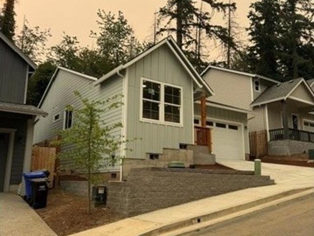 House for sale in Fairview, Multnomah County
