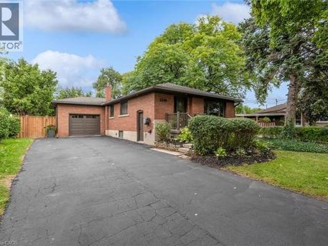 House for sale in Burlington, Ontario