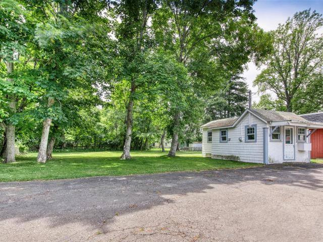 Commercial for sale in Orient
