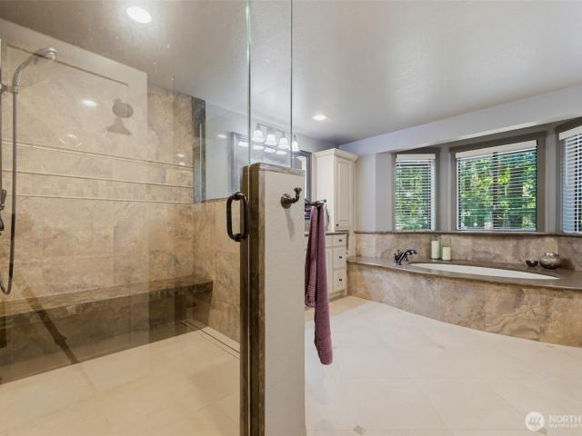 House for sale in Black Diamond, Washington
