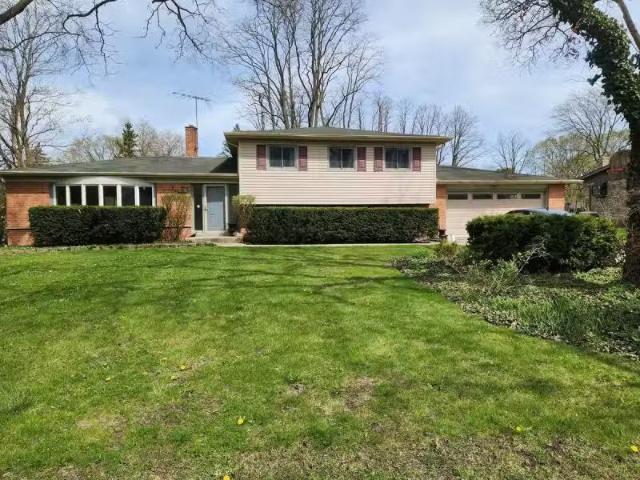 House for rent in Northbrook