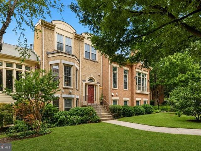 Townhouse for sale in Virginia