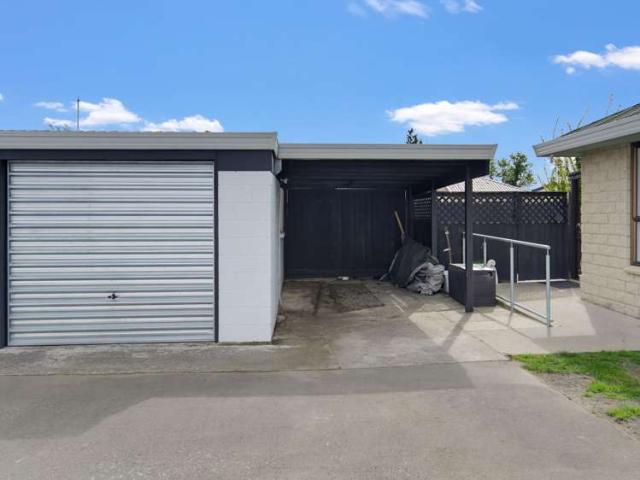 Apartment for sale in Chaslands, Canterbury