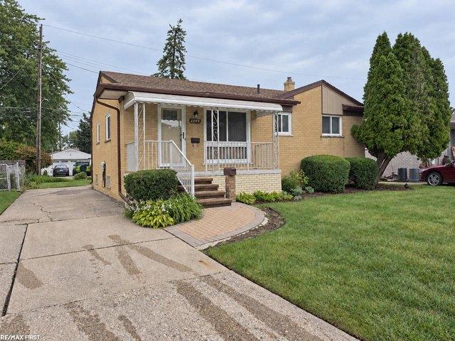 House for sale in Saint Clair Shores, Michigan