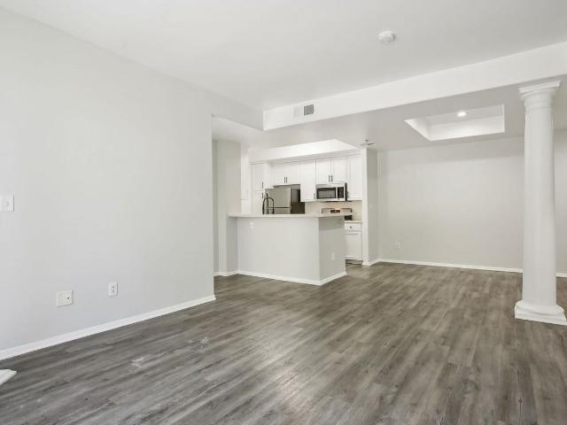 Apartment for rent in Canoga Park, California