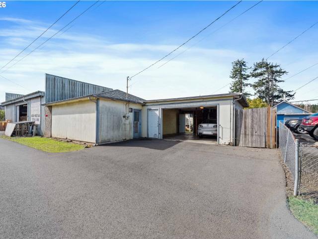 Commercial for sale in Oregonia
