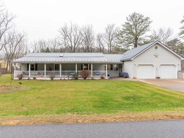 House for sale in Entriken, Pennsylvania