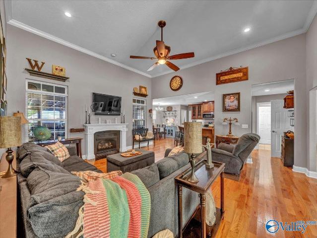 House for sale in Guntersville, Alabama