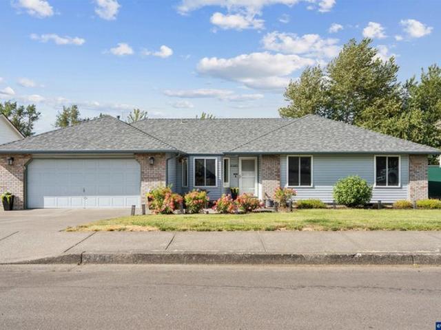 House for sale in Oregonia