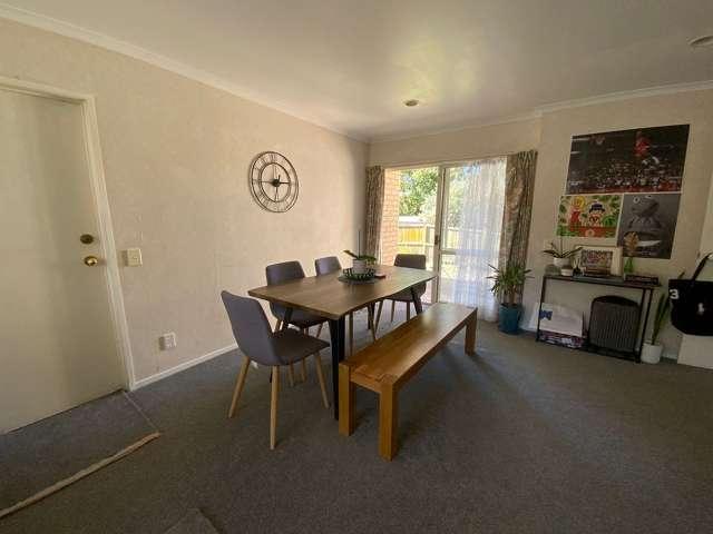 Townhouse for rent in Botany Downs, Auckland