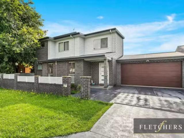 House for rent in Wollongong West, New South Wales