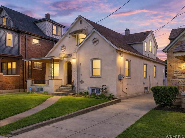House for sale in Niagara, New York