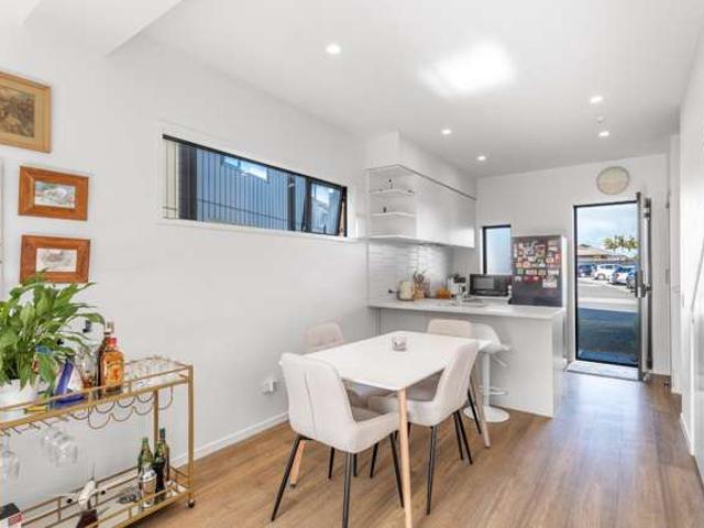Townhouse for rent in Auckland, Oroua County