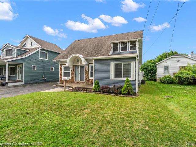 House for sale in Saint Clair Shores, Macomb County