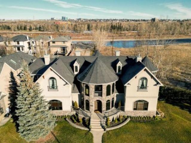 House for sale in Inglewood, Calgary