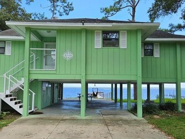 House for sale in Carrabelle, Florida