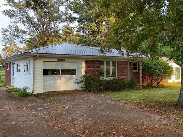 House for sale in Mayfield, Graves County