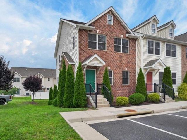 Townhouse for sale in Virginia