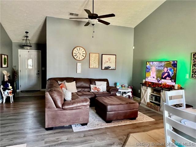House for sale in Sellersburg, Clark County