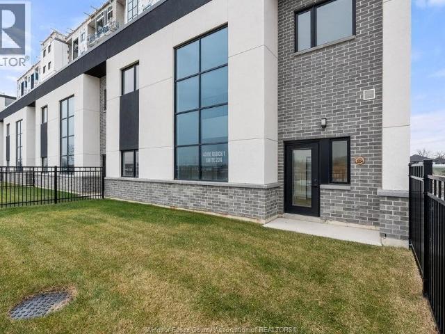 Townhouse for rent in Ontario