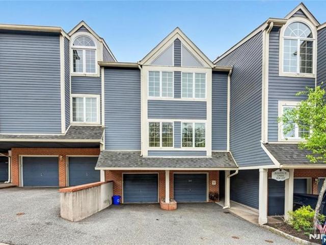 Condo for sale in Ramsey, New Jersey