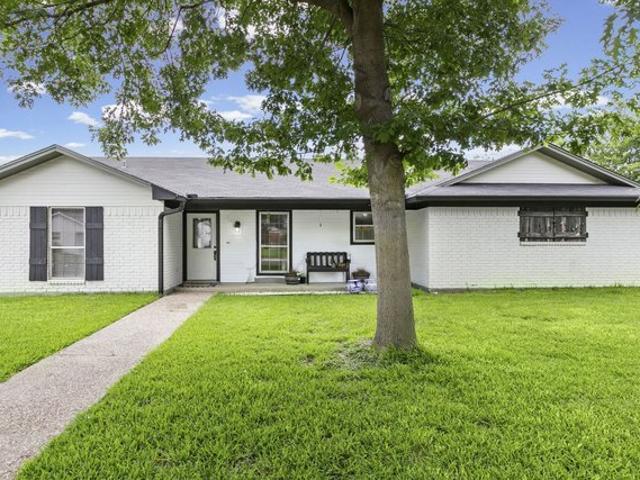 House for sale in Hewitt, Texas