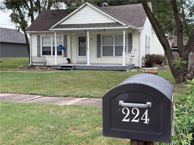 House for sale in Adrian, Bates County