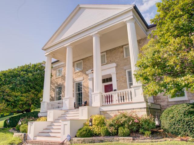 House for sale in Davenport, Iowa