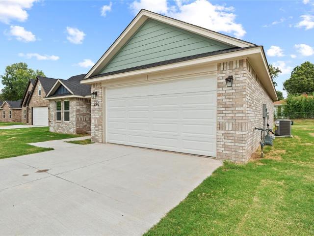 House for sale in Mustang, Oklahoma