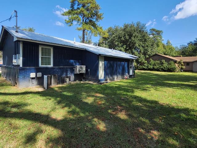 House for sale in Pinewood, South Carolina