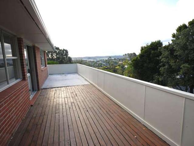 House for rent in Paremoremo