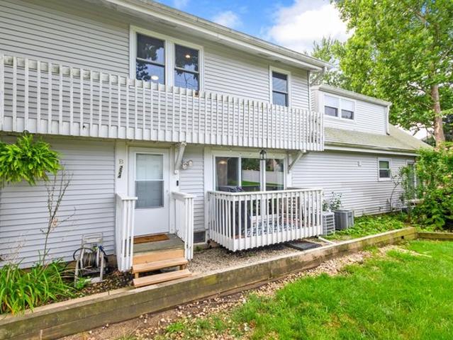 Townhouse for sale in Bolingbrook, Illinois