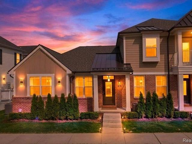 Condo for sale in Auburn Hills, Michigan