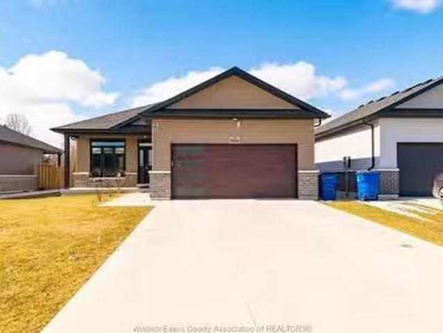 House for sale in Chatham–kent, Ontario