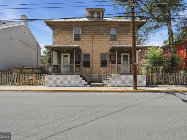 Townhouse for sale in Falling Waters, West Virginia