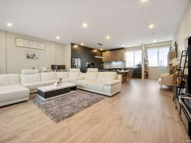 Townhouse for sale in Balmoral