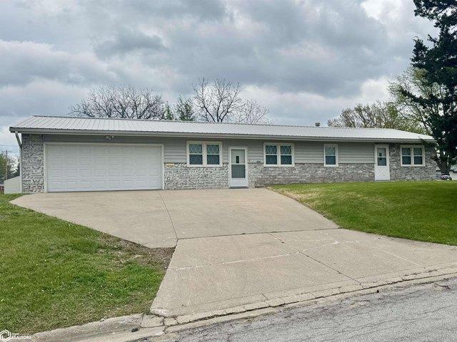 House for sale in Chariton, Iowa