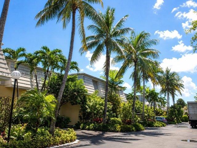 Townhouse for sale in Key Biscayne, Florida