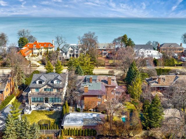 House for sale in Kenilworth, Illinois