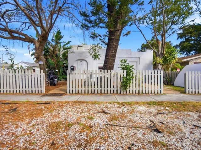House for sale in Dania, Florida